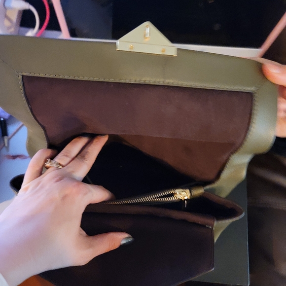 Micheal kors purse - Picture 2 of 6